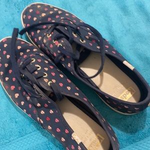 Walking womens shoes